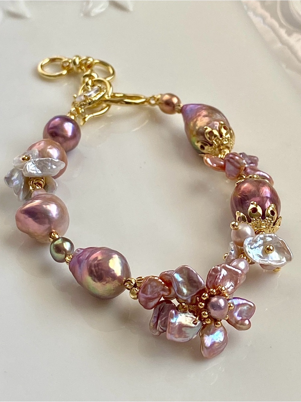 B180-Handmade High Quality Flower Pearl And Metallic Avocado Pearl Bracelet - Picture 3 of 16